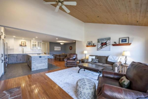 Exuberant Mountainside Townhome
